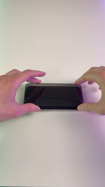 Подглядывают в метро? Антишпион стекло! Клеим его на iPhone 16 Pro! #Цифрус смотреть онлайн