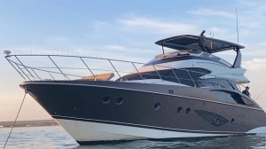 Американская яхта Marquis 630 Sport Yacht