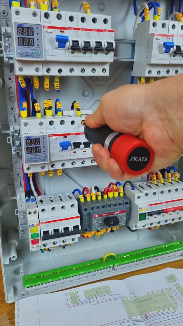 Как собрать трехфазный щит