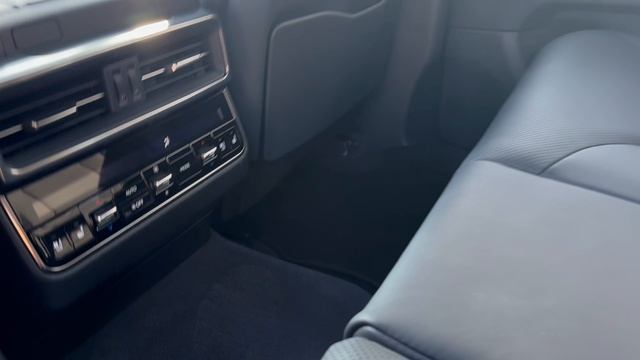 Lexus LX500d 2025 Luxury 7S смотреть онлайн
