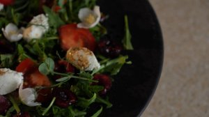 Салат с черешней