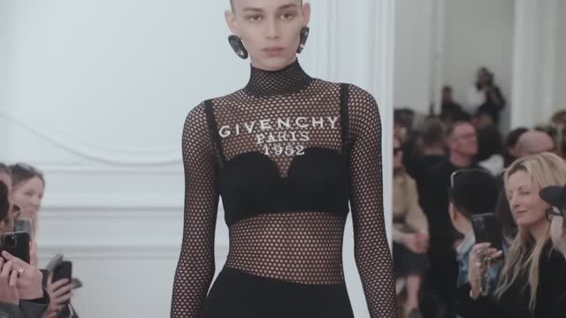 Показ коллекции Givenchy осень-зима 2025-2026 смотреть онлайн