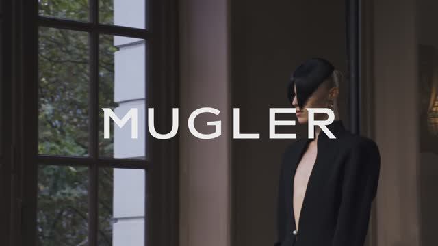 Показ коллекции Mugler весна-лето 2025