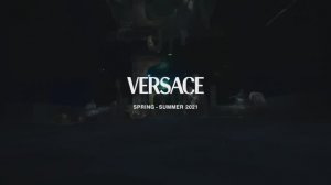 Показ коллекции Versace весна-лето 2021