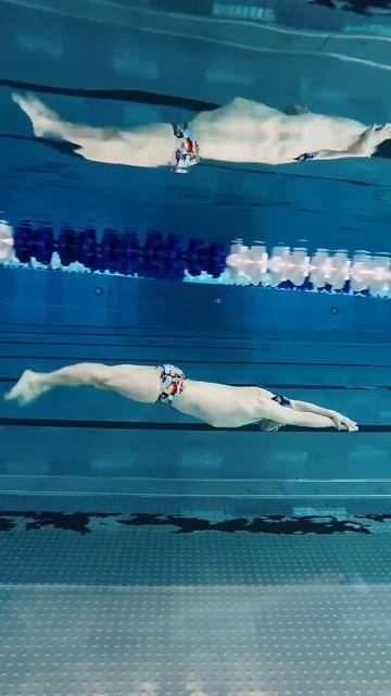 Не получается плавать на ногах дельфином? смотреть онлайн