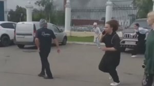 Жители Ижевска в панике убегают от атакующего БПЛА ВСУ В Удмуртии работает ПВО