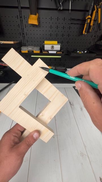 Самодельный кондуктор для угла 90° смотреть онлайн