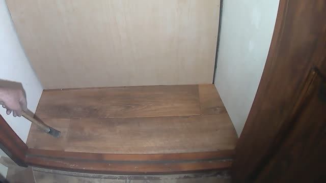 Теперь удобно...Порожек между дверьми. смотреть онлайн