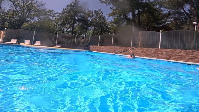 БАССЕЙН В ДИВНОМОРСКОМ АРИОН