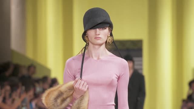 Показ коллекции Miu Miu осень-зима 2025-2026