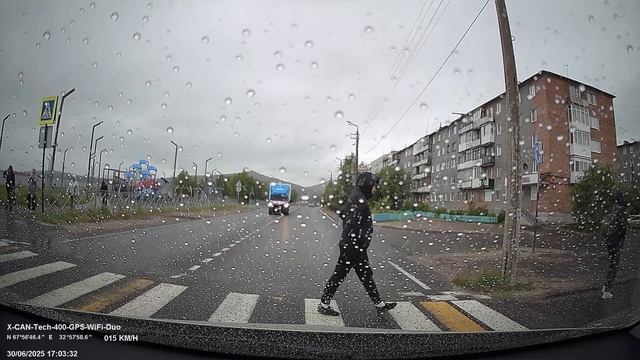 X-CAN DashCam Tech 400 GPS WiFi DUO смотреть онлайн