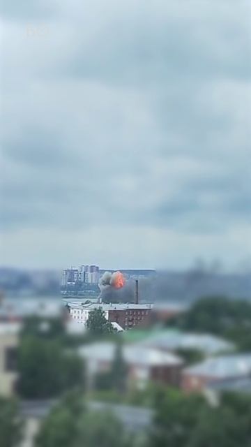 Беспилотники атаковали предприятие в Ижевске смотреть онлайн