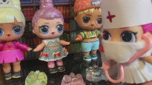 ТАБА ЛАПКИ И ВРАЧ В ШКОЛЕ??? 💉🐾 НОВЕНЬКИЙ МАЛЬЧИК ЛОЛ СЮРПРИЗ В КЛАССЕ! куклы ЛОЛ сюрприз