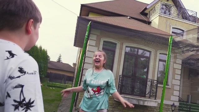 Батут с защитной сеткой Jumpy Jump 10FT смотреть онлайн
