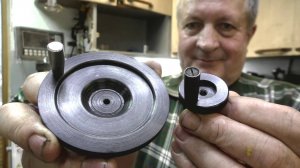 Как же я сразу не додул до этого. Делаю весьма удобный маховик к токарному станку.