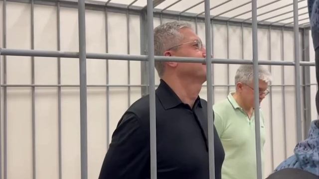 Экс-замминистра обороны Тимур Иванов получил 13 лет колонии за хищение миллиардов смотреть онлайн