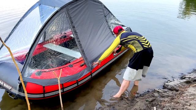Первый выезд на лодке с тентом смотреть онлайн