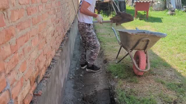 Все говорили： Сноси! Но папа сделал НЕВОЗМОЖНОЕ!» смотреть онлайн