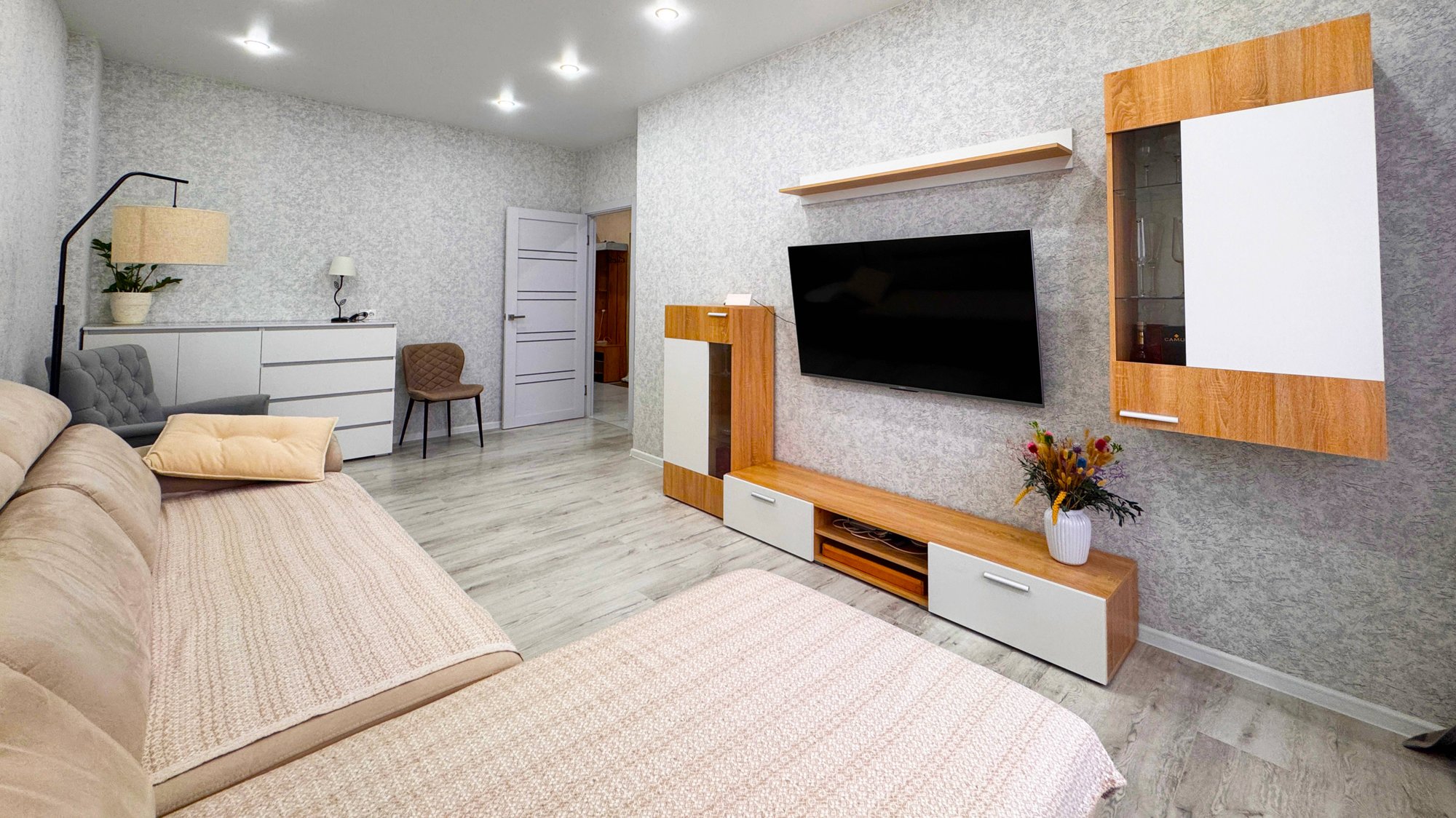 Красивая квартира с ремонтом, прекрасной планировкой в новом микрорайоне города Краснодар смотреть онлайн