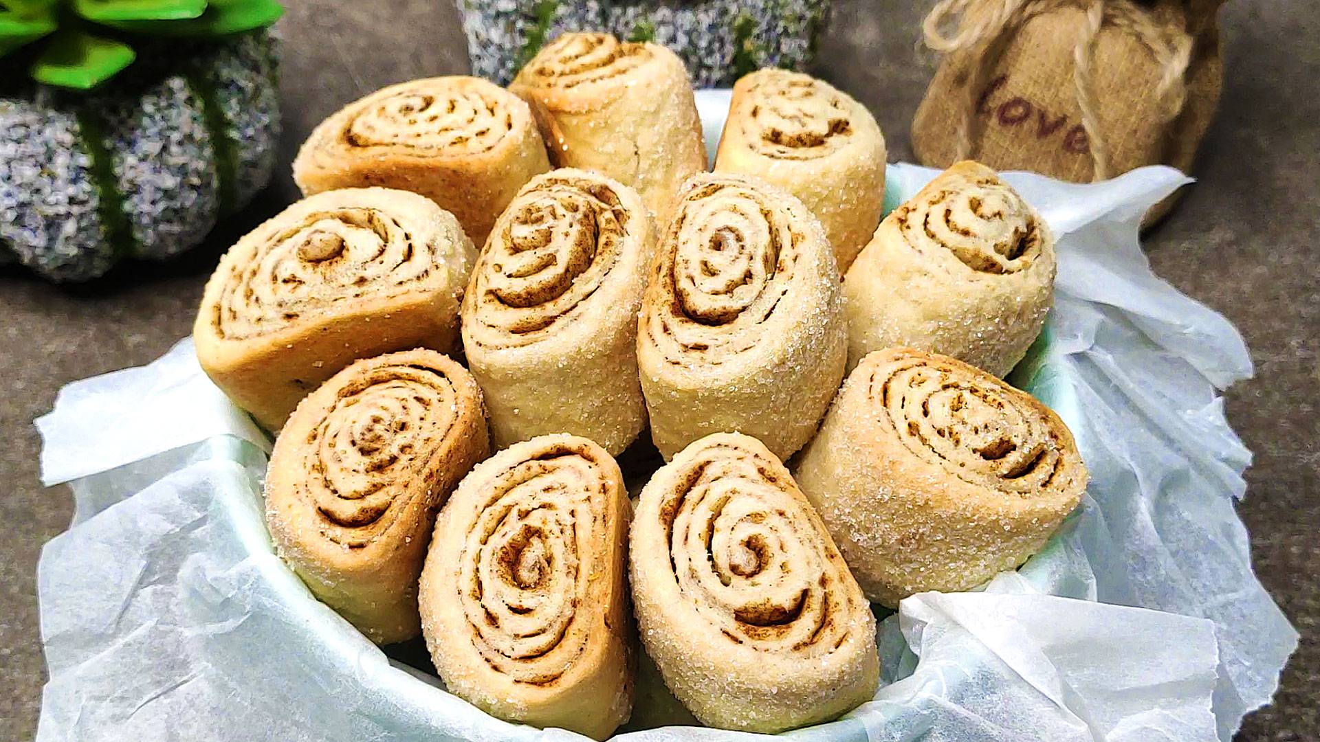 Слоеное печенье моего детства, рецепт который взяла у своей мамы: вкусно и продуктов по минимуму😊 смотреть онлайн