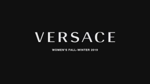 Показ женской коллекции Versace осень-зима 2019-2020
