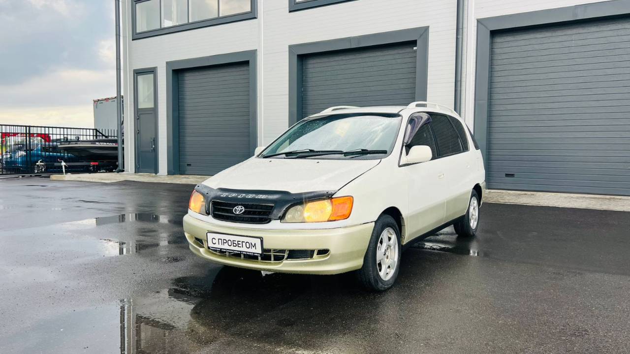 Toyota Ipsum, 1998 год