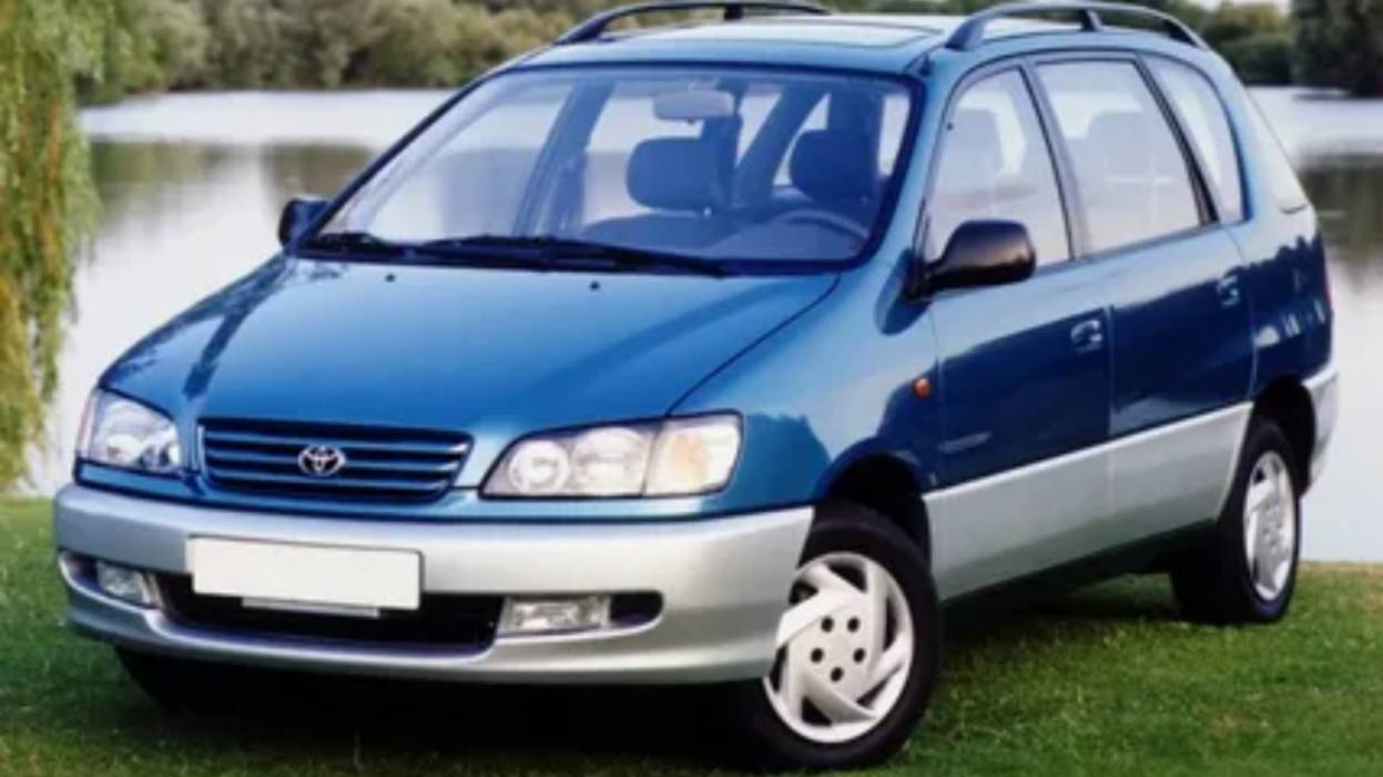 Накидка на панель с эко-кожи для TOYOTA Picnic