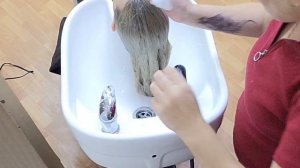 Как убрать сине- зеленый цвет с волос??