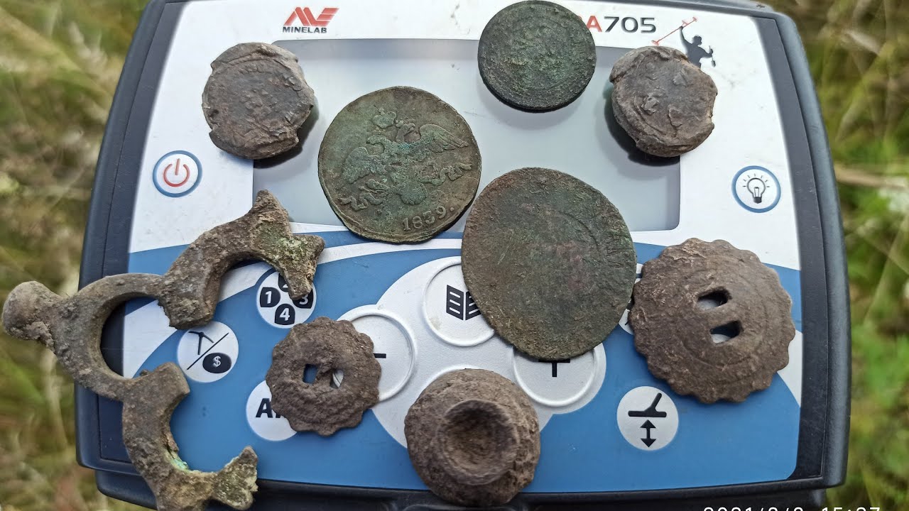 Наконец-то открыл сезон копа 2021. Монеты на шурфе старинного фундамента смотреть онлайн