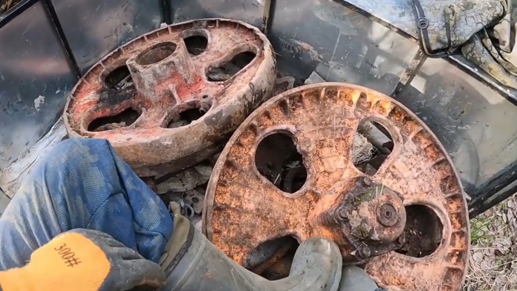 СОВЕТСКИЕ ЛЕСОРУБЫ ОСТАВИЛИ НАМ ЭТО😱😱😱 смотреть онлайн