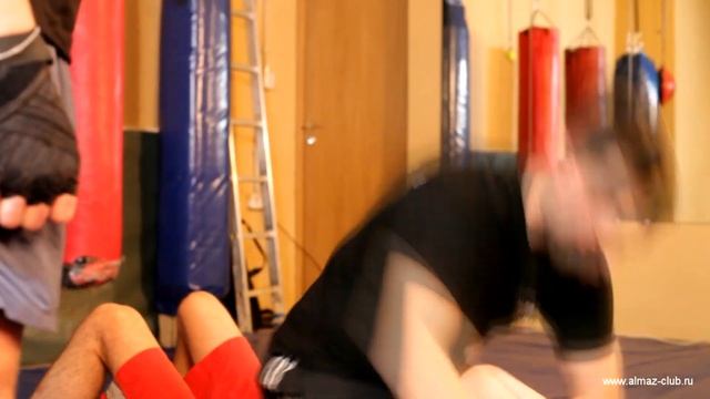 Приемы самообороны и рукопашного боя. Клуб Алмаз.