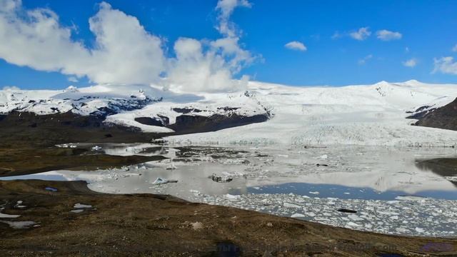Почему это видео вызывает такие сильные эмоции - Play For Your People (music Hall Singalong) -- Kesh
