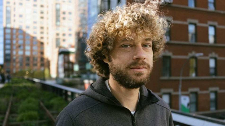 Блогеру Варламову* заочно предъявили обвинение по уголовному делу