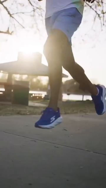 Спортивная модель Skechers Aero Burst смотреть онлайн