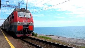 Поезд «ТАВРИЯ» в сторону Туапсе. Якорная Щель