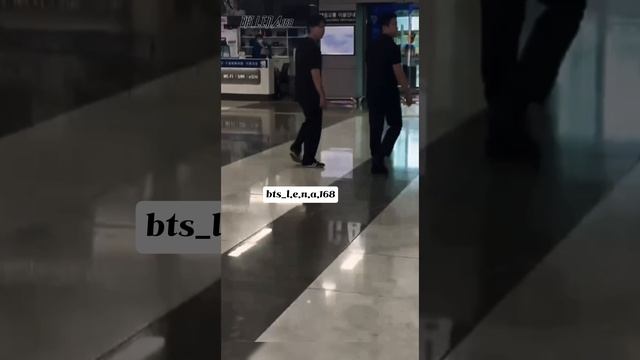 Эпизод 426 Ви вернулся в Корею, 29.06.25 был замечен в Японии смотреть онлайн