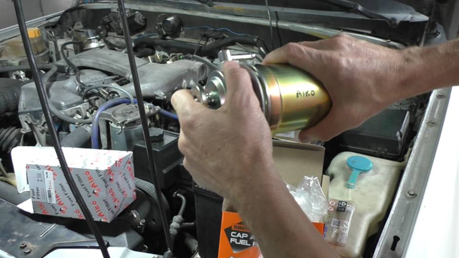 Установка ручного насоса подкачки топлива на SsangYong Musso Sports 2,9 СсангЙонг Муссо Спортс 2005