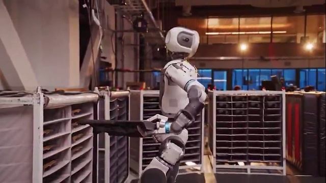 Atlas — и это уже не просто «робот с камерами» смотреть онлайн