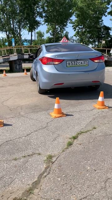 Разворот в ограниченном пространстве