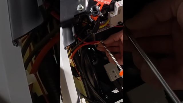 Разборка и установка Литиевой батареи на электроскутере Ninebot M95C