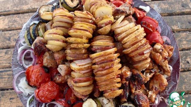 Шашлык из картофеля с беконом смотреть онлайн