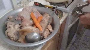 Жизнь в деревне - Сегодня готовлю Холодец !