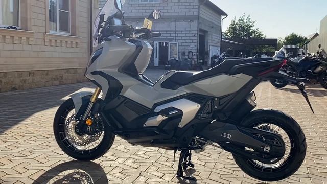 Honda X-ADV750. Пробег 807 км. 2024г. +79182903333 смотреть онлайн