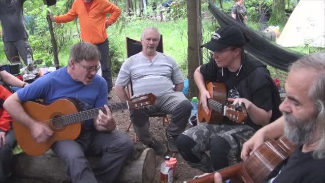 слет КСП и Хора МИФИ  2025 у костра1