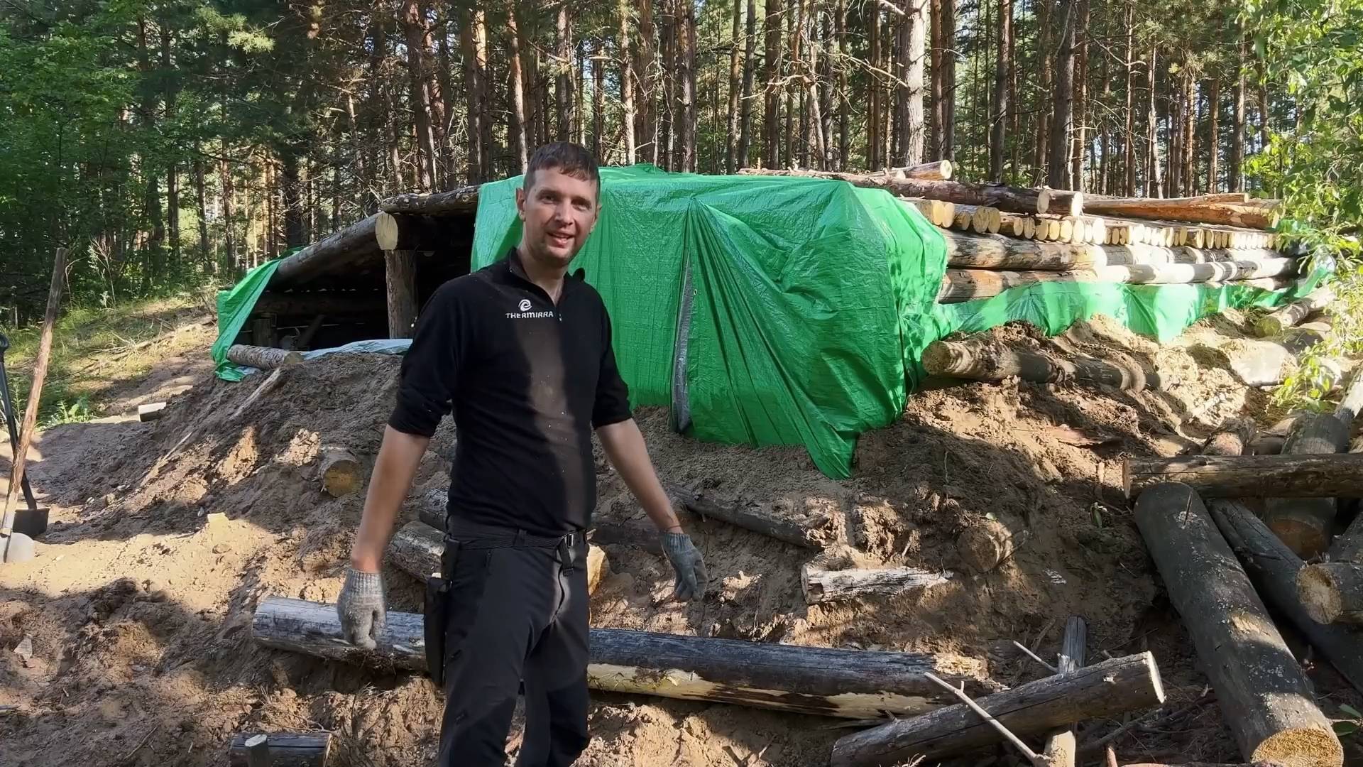 Строим огромный дом под землей. Находка в лесу. Комфортная ночевка смотреть онлайн