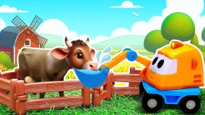 Капу напоил корову на ферме Играем в боулинг с Левой!
