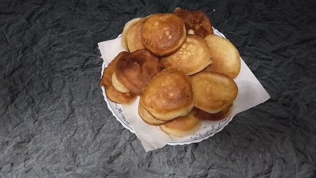 Оладушки на кефире. Секрет пышных оладьев. смотреть онлайн