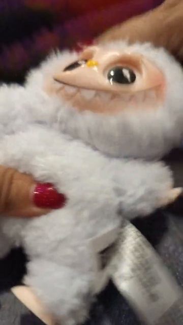 Лабубу игрушка брелок мягкая в коробке 17 см смотреть онлайн