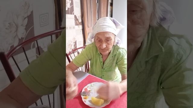 простая деревенская еда,беседа за столом смотреть онлайн