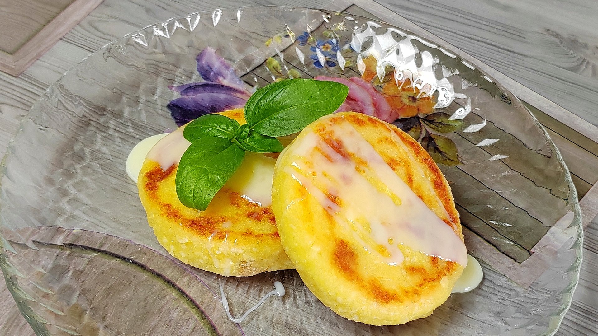 СЫРНИКИ нежнейшие на сковороде! смотреть онлайн